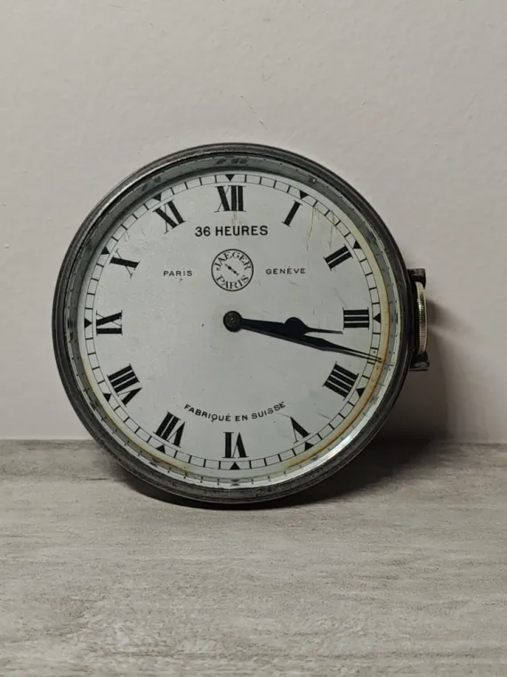 Horloge Jaeger de voiture vers Compiègne