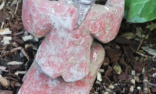 Vente d'une statuette chinoise de danseur terre cuite 220 après J.C à Soissons, Soissons, Ecobrocante