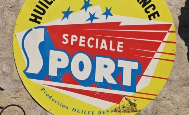 Vente de plaques Huile Renault vintage des années 60 à Soissons, Soissons, Ecobrocante